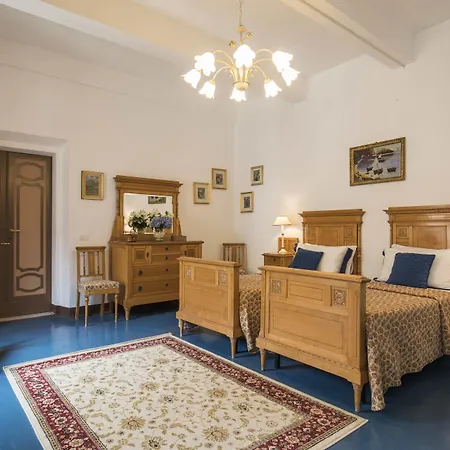 Bed & Breakfast Residenza Fabroni 3*